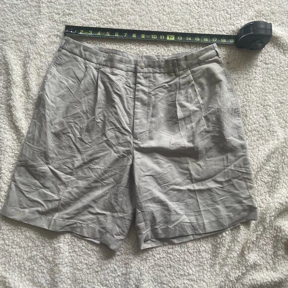 Size 38 Bollé Golf Shorts - Picture 3 of 4